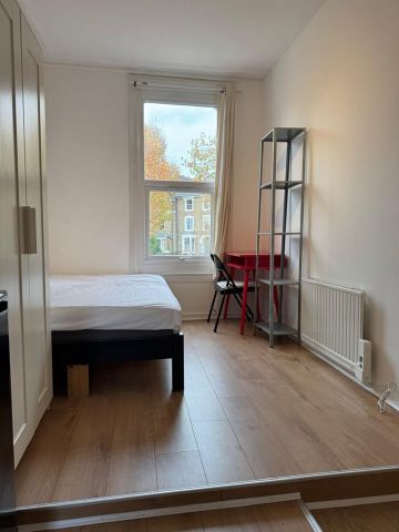 Bedsit, Sandringham Road, E8 - Photo 2