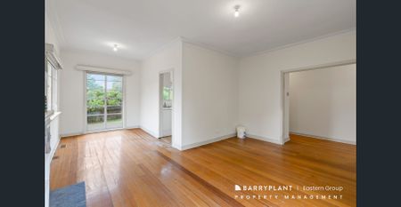 STYLISH FAMILY LIVING IN A PREMIUM BALWYN NORTH LOCATION - Photo 3