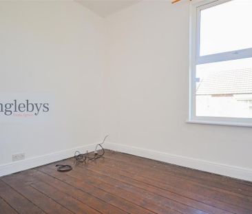 3 bedroom end of terrace house to rent - Photo 3