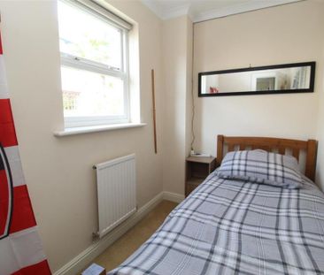 4 bedroom terraced house to rent - Photo 4