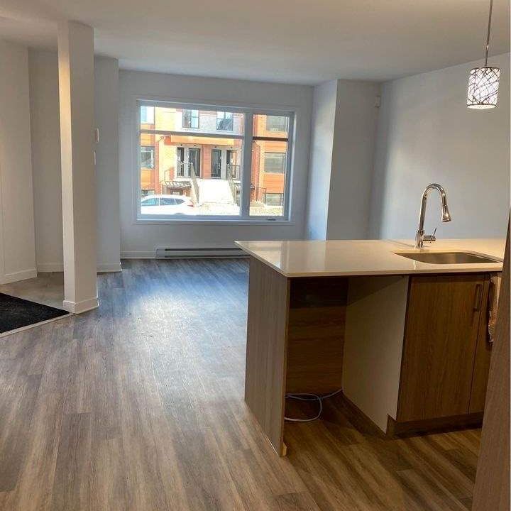 2 CH - 1 SDB - Laval - $1,800 /mo - Photo 1