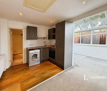 2 bedroom flat to rent - Photo 6