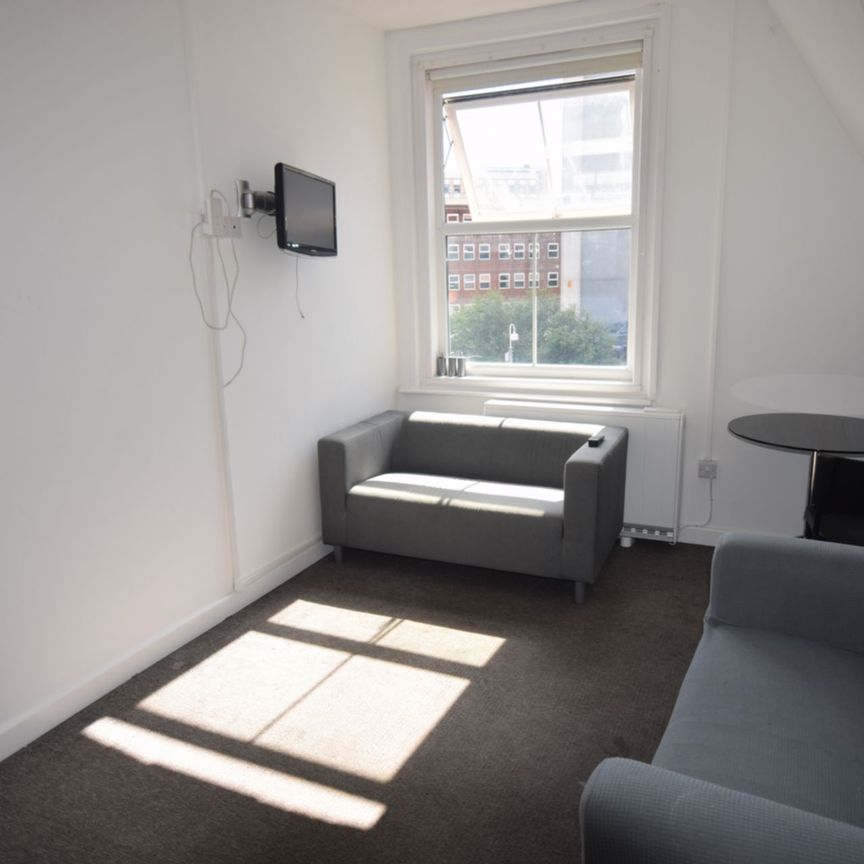 3 Bedroom Flat To Rent in Lansdowne - £1,875 pcm Tenancy Info - Photo 1