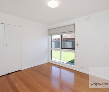 Located in the heart of Gladstone Park - Photo 3