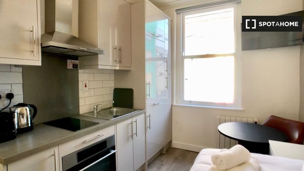 Serviced Studio Apartment for rent in the City Centre, D2 - Photo 1