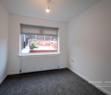 2 bedroom semi-detached house to rent - Photo 5