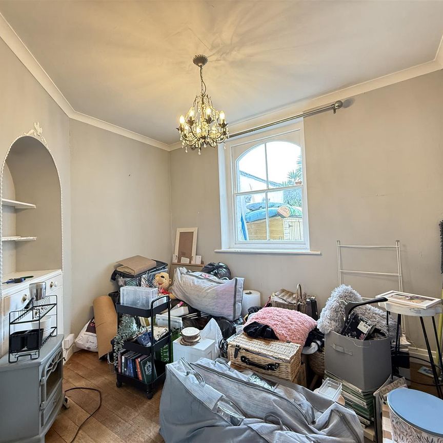 4 Bedroom House - Photo 1