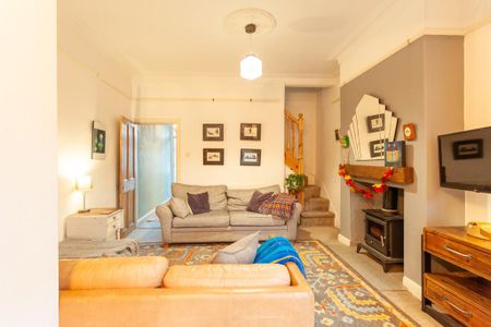 3 bedroom terraced house to rent - Photo 2