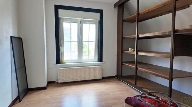 Zonnig en rustig gelegen alleenstaande woning te Eeklo! - Photo 1