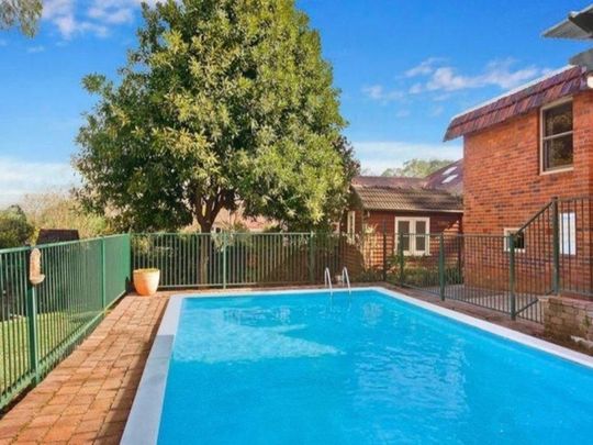 Exquisite Single-Level Family Residence in Coveted Killara Locale - Photo 1