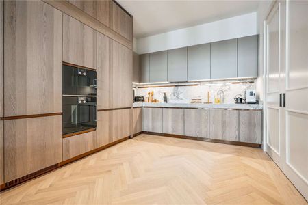 A stunning one bedroom apartment in one of the most sought-after residential buildings in London - Photo 4