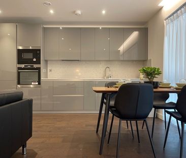 2 Bed Flat, Lancaster Way, SW11 - Photo 5