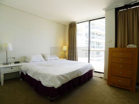 Spacious 2 Bedroom Apartment in Heart of the CBD - Waldorf Building - Photo 3