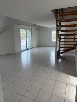 Exklusive 4.5-Zi-Maisonette-Dachwohnung, nahe S-Bahn - Photo 1