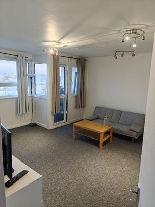 3 bedroom flat to rent - Photo 1