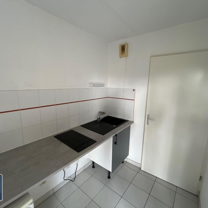 Location Appartement 2 pièces 48m² ST JEAN D ANGELY 17400 - Photo 1