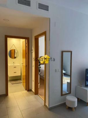 Alquiler de piso en Calle Rosario - Photo 1