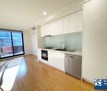 Close to Deakin Uni - 2 Bedrooms, 2 Toilets, 1 Car space - Photo 2