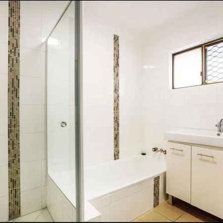 $700 per week / $2,800 Bond - Photo 2