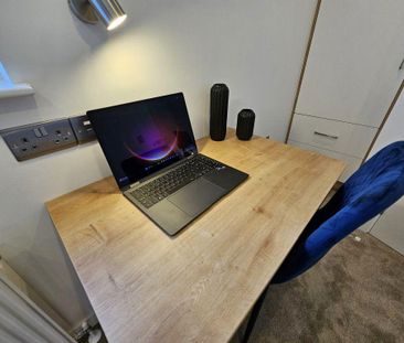 1 bedroom in a house share to rent - Photo 1