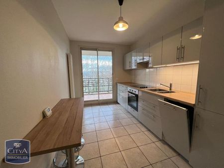 Location Appartement 4 pièces 95m² LYON 4ème - Photo 2