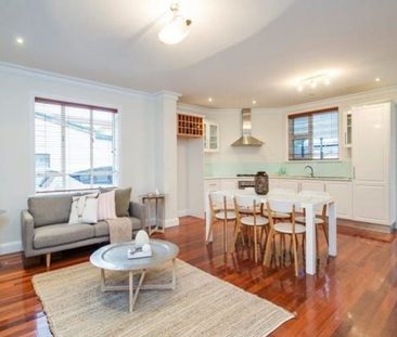 Stylish living in the heart of Norwood - Photo 3