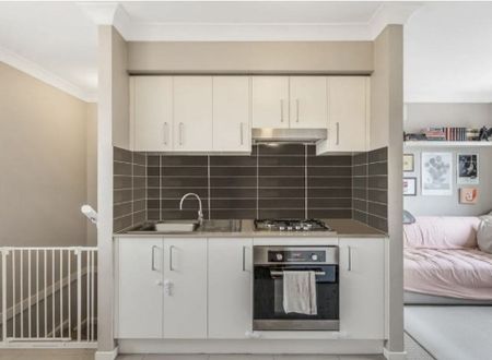 One Bedroom Granny Flat in Prime Location - Photo 3