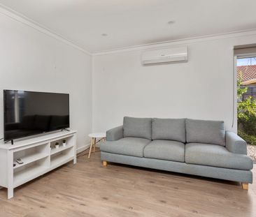 Discover the perfect blend of style and comfort in this beautifully... - Photo 3