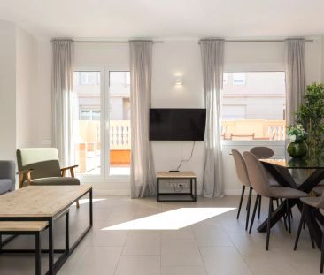 2-bedroom apartment for rent in Sant Gervasi Galvany, bills included - Photo 2