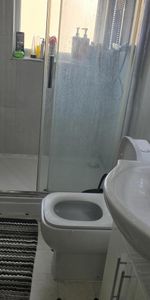 1 bedroom semi-detached house to rent - Photo 4