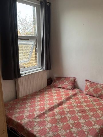 Room in a Shared House, Monega Road, E7 - Photo 4