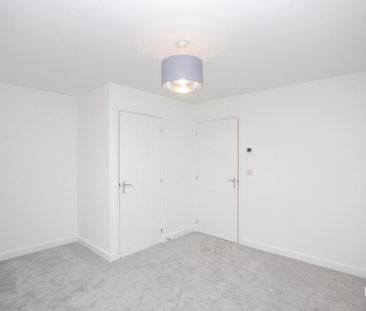 2 bedroom semi-detached house to rent - Photo 2