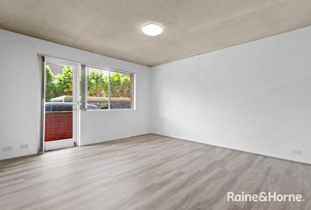 Modern 2-Bedroom Unit in Convenient Location - Photo 4