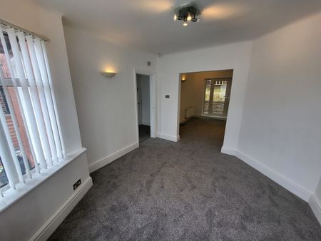3 Bed Semi-Detached House, Castlewood Road, M7 - Photo 3