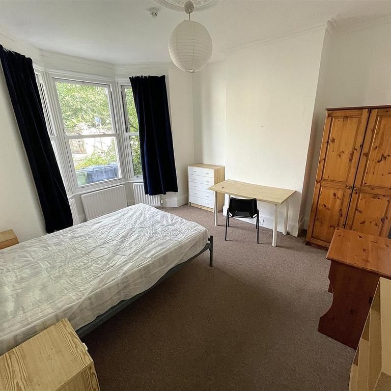 6 bedroom house share to rent - Photo 1