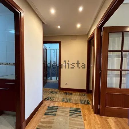 Alquiler de piso en Lasesarre - Photo 1