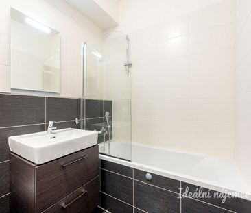 Pronájem bytu 1+kk 33 m² - Fotografie 1