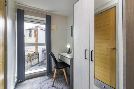 2 bedroom flat to rent - Photo 5