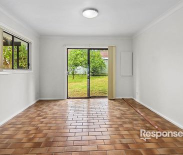 Spacious 5-bedroom home in the heart of PENRITH! - Photo 3