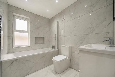 6 bedroom semi-detached house to rent - Photo 5