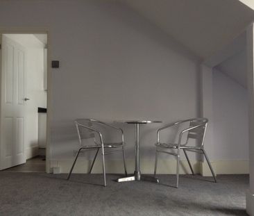 1 Bed Flat, Grosvenor Road, W4 - Photo 6