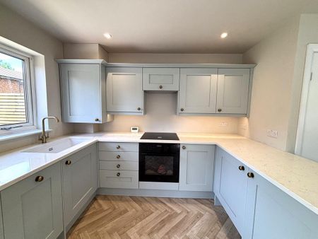 2 bedroom terraced house to rent - Photo 2