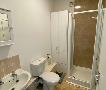 43 London Road - Photo 2