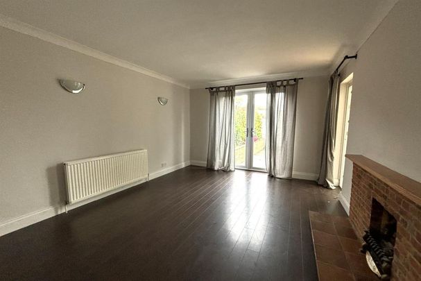 4 bedroom detached house to rent - Photo 1