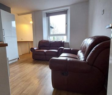 2 bedroom flat to rent - Photo 6