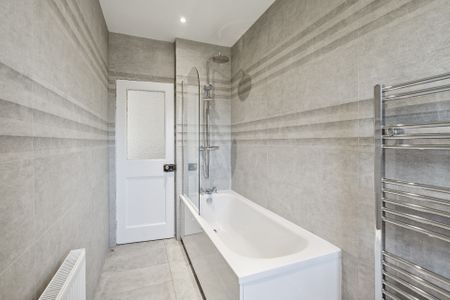 Anniesland Road - Photo 2