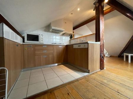 Schuman! Beau Studio Meublé à louer - Photo 3