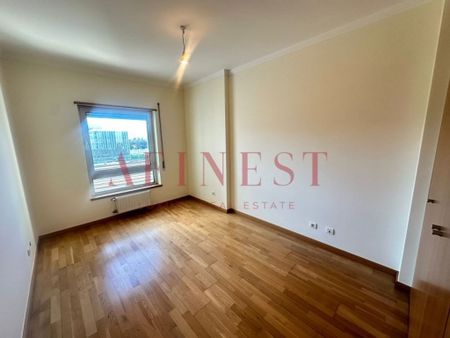 4 room luxury Apartment for rent in Lisbon - Photo 4