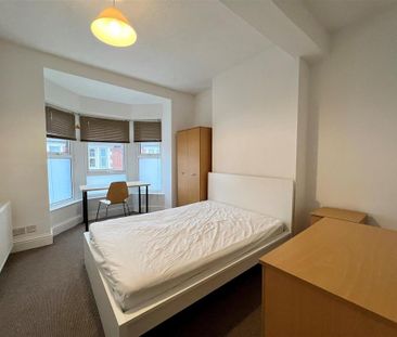 6 bedroom terraced house to rent - Photo 3