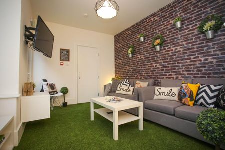 Studio to rent - Photo 2